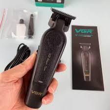 ماشین اصلاح وی جی آر مدل VGR V-995 با تیغه استیل ضد زنگ و برش مستقیم